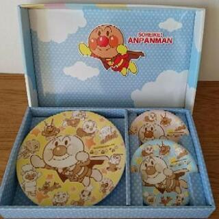 再値下げ【新品・未使用】アンパンマン パーティー 皿３枚セット ...