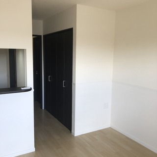 【ＡＲＩＭＡ　ＢＡＳＥ部屋番号：202】新築アパート♪設備充実、ガス料金も都市ガス並で安い！ミサワホームの新築物件！インターネット無料！駐車場は屋根付きで２台無料です♪入口はオートロックで宅配ＢＯＸもついてます！ - 渋川市