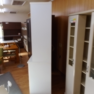 【リサイクルサービス八光　田上店　配達・設置OK　ホワイト　食器棚