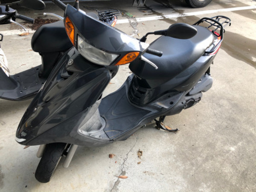 125ccヤマハ　アクシストリート　ブラック