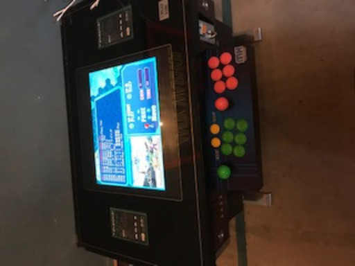 昔懐かしい　インベーダーゲーム（テーブル）他多数ゲーム入り