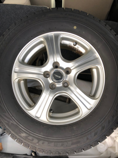 205/70R15 スタッドレス　アルミ付き