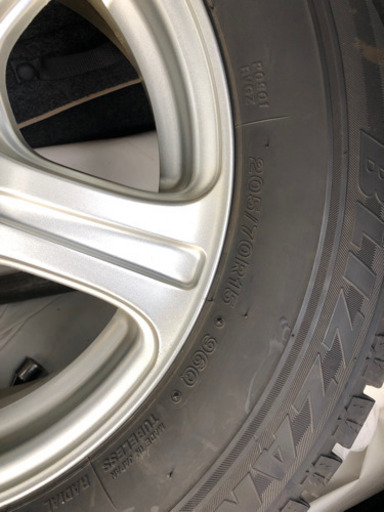 205/70R15 スタッドレス　アルミ付き
