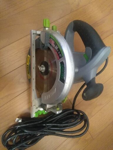 電動丸ノコ