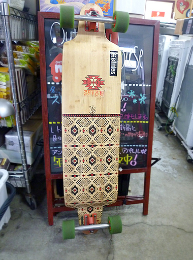 Globe ロングスケート デッキ スケボー 長103cm ウィール75mm グローブ ネイティブ柄 スケートボード