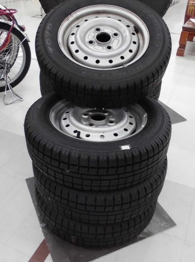 冬タイヤ 4本セット 145/70R12 2013年製 スチールホイール付き 軽自動車 スタッドレス TOYO GARIT G5 苫小牧西店