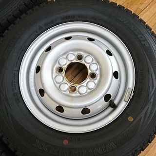 軽バン用エヴリィ/ハイゼット他 鉄ホイール付き 冬タイヤ145R12 6PR早いもの勝ち！ ②の画像