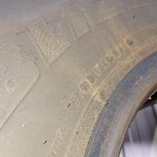 使用期間1ヶ月！ほぼ新品！BS！W979！トラックタイヤ！の画像