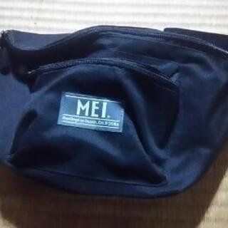 ウエストポーチ