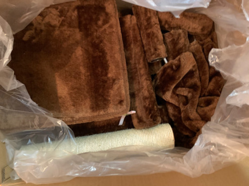キャットタワー　新品　突っ張りタイプ