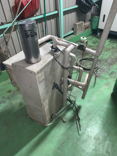 TOTO 石油給湯器 中古ボイラー 錦鯉