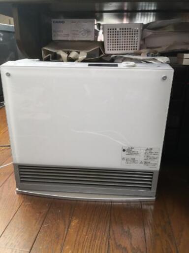 ガスファンヒーター