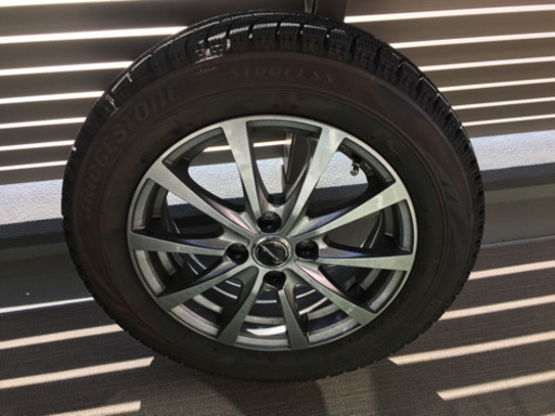 新品同様スタッドレスタイヤ4本アルミホイールセット175/65/R15 ブリジストン