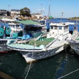 桟橋に、網、道具置きに😃❤️エンジンのない船です。真ん中の船です。😅の画像