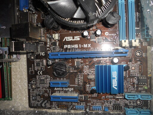 ＜＜50％値引き＞＞第二世代COREi3CPU、マザーボード、メモリ４GBセット（WINDOWS　７時代のミドルクラス？の性能？）最終値下げ