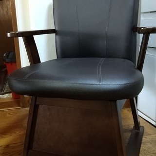 高級ダイニングチェア　２脚　モリモク 暖卓用回転椅子（ひじ掛け付き）