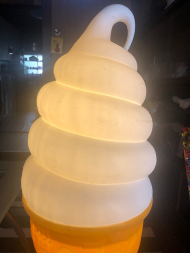 ソフトクリーム看板　中古　日成のコーン