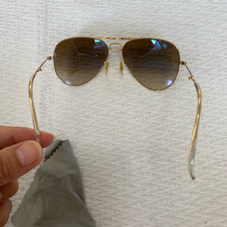 レイバン、サングラスの画像