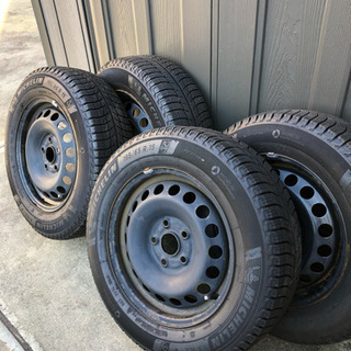 195/65r15 スタッドレス　タイヤ　18年 195 65R15 スタッドレスタイヤ アルミホイル付 4本セット 18年製