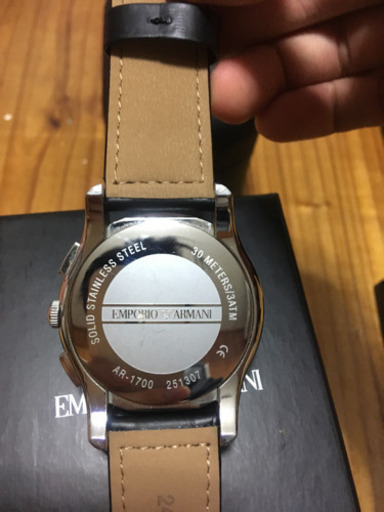 再出品　アルマーニの腕時計