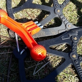 タイヤチェーン　バイアスロン　クイックイージー　ＱＥ12Ｌ　適合タイヤ　205－65Ｒ16　215-60Ｒ16　225-55Ｒ16の画像