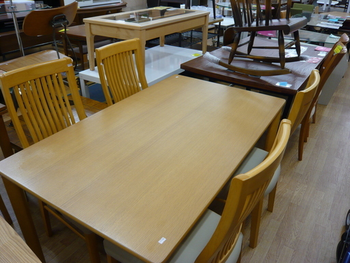 ニトリ　４人掛け　ダイニングテーブル　ダイニングセット　木製　札幌　西岡店