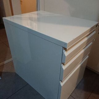 オフィス鍵付き引出しの画像