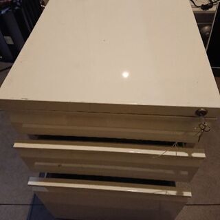 オフィス鍵付き引出しの画像