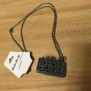 カメラのネックレス　ほぼ未使用の画像