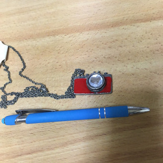 カメラのネックレス　ほぼ未使用の画像