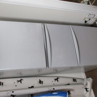 2013年9月購入　東芝3ドア冷蔵庫　5,000円でお譲りします。