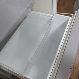 2013年9月購入　東芝3ドア冷蔵庫　5,000円でお譲りします。の画像