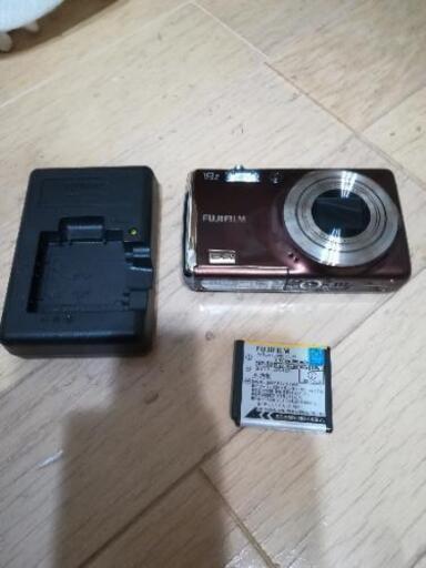 富士フイルム\nFINEPIX F70EXR デジカメ
