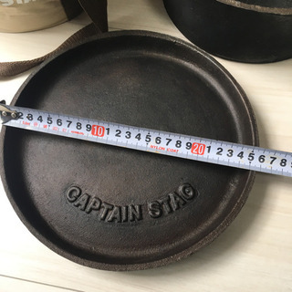 ダッチオーブン 25cm 別売の収納ケース付き　キャンプ　燻製　鍋　バーベキュー　キャンプスタッグ の画像