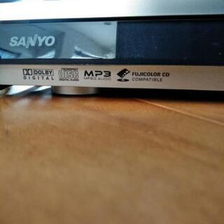 SANYO　DVDプレーヤー 再生専用　可動品ですがジャンク扱いの画像