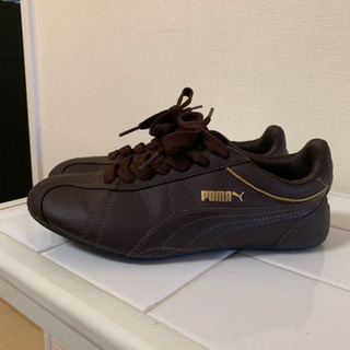 PUMA  スニーカーの画像
