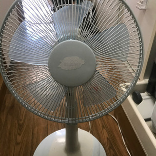 羽根の壊れた扇風機