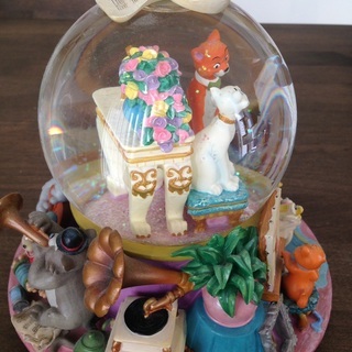 ディズニー　スノードーム　オルゴール付　おしゃれキャットの画像