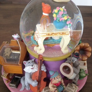 ディズニー　スノードーム　オルゴール付　おしゃれキャットの画像