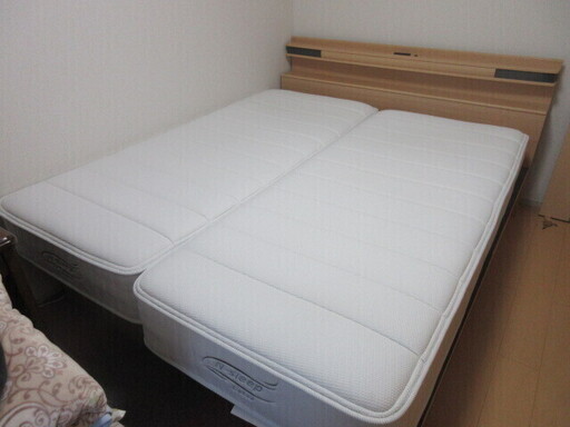 ベット売ります。(値下げ中)（クイーンサイズ）