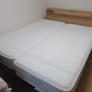 ベット売ります。(値下げ中)（クイーンサイズ）