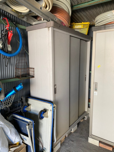 ヨド物置　3枚扉　薄型