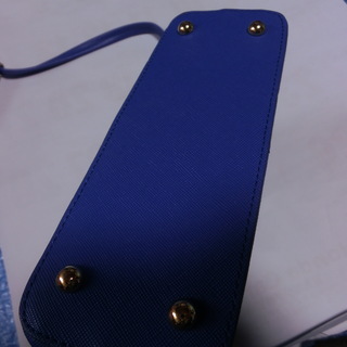 良品(私感)未使用ミニショルダーバック鮮やかな紺色　👉プロフィ―ル必ですの画像