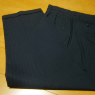 《引渡完了》メンズ　スーツ－１２（ＡＢ４－春夏用）の画像