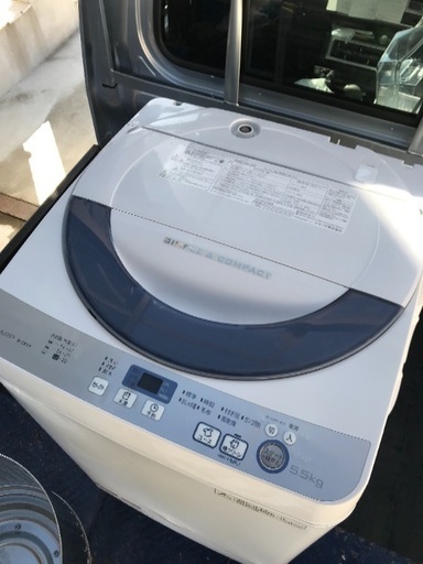 取引中2016年製シャープ全自動洗濯機5.5キロ美品千葉県内配送無料。設置無料。