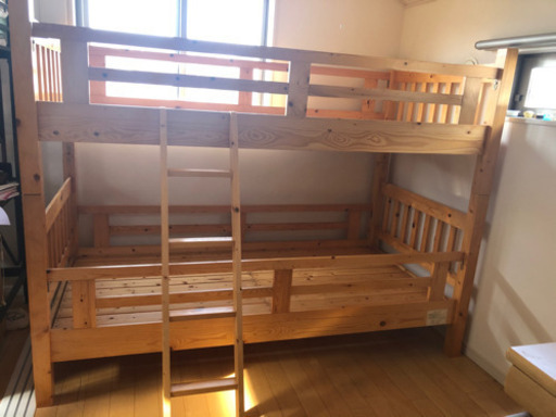 シンプル二段ベッド