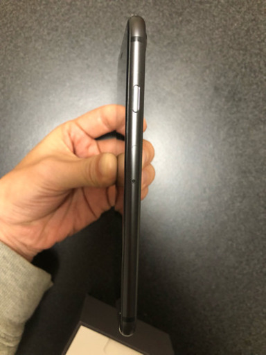 iPhone 8 Space Gray 64 GB  SIMフリー