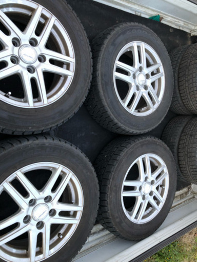 スタッドレスタイヤ《195/65R15》