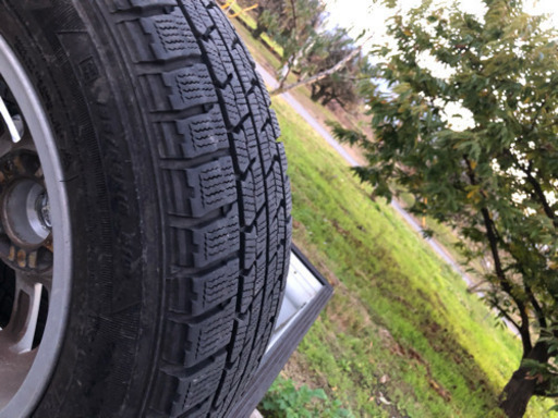 スタッドレスタイヤ《195/65R15》