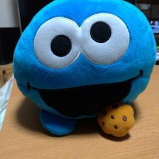 エルモ・クッキーモンスター　クッションの画像
